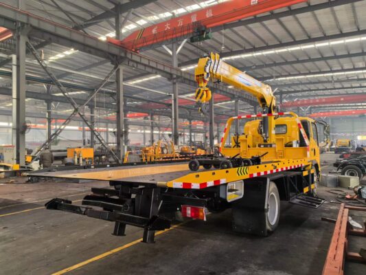 Howo 11 Ton Tow Truck With Crane