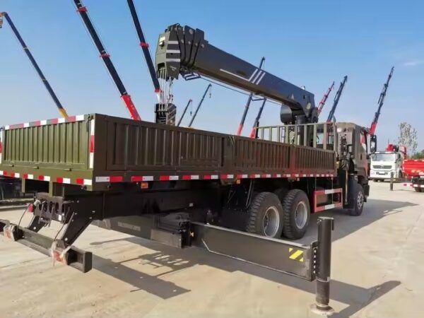 Isuzu 12Ton Truck Telescopic Crane