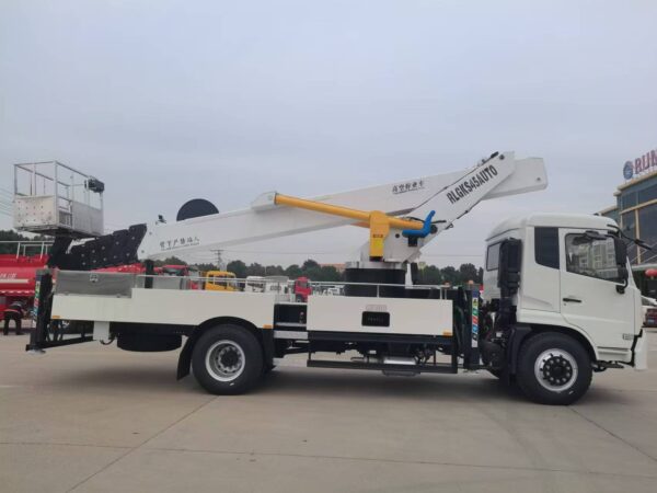 Dongfeng 13 Ton Telescopic Aerial Lift Truck