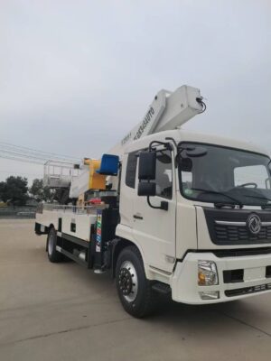 ዶንግፌንግ 13 ቶን ቴሌስኮፒክ የአየር ንብረት ማንሳት የጭነት መኪና