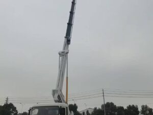 Dongfeng 13 Ton Telescopic Aerial Lift Truck