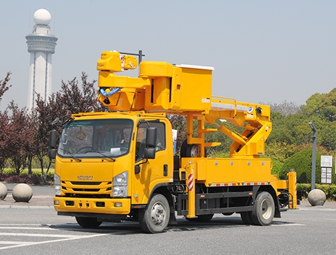 Isuzu 15 Meters Insulated Bucket Truck