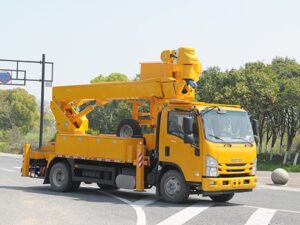 Isuzu 15 မီတာ insulated ပုံးထရပ်ကား