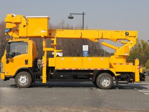 Isuzu 17.5 Meters insulated thoob tsheb