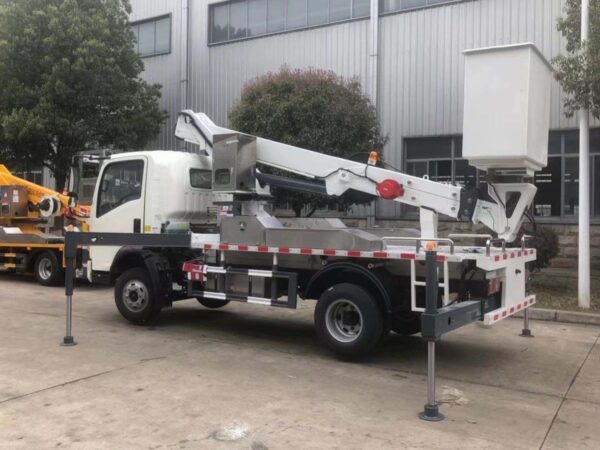 Sinotruk HOWO-L 25M Telescopic Bucket Truck