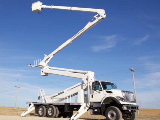 Insulated Bucket Truck