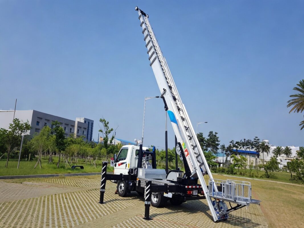 Ladder lift truck
