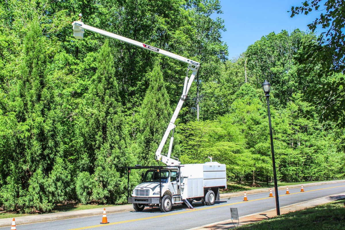 bucket truck