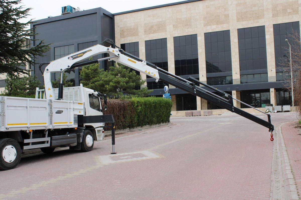 knuckle boom crane