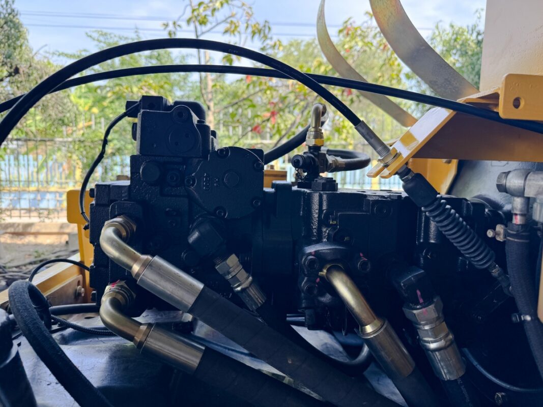Knuckle Boom Crane