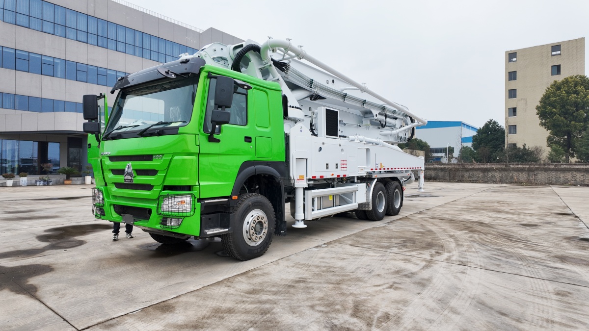 concrete pump truck