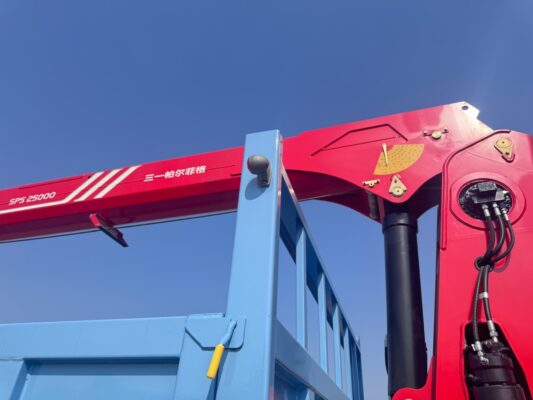 Telescopic boom crane