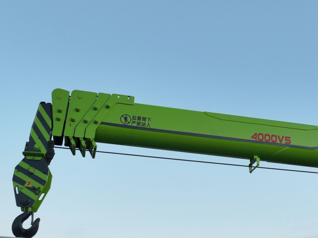 Telescopic boom crane