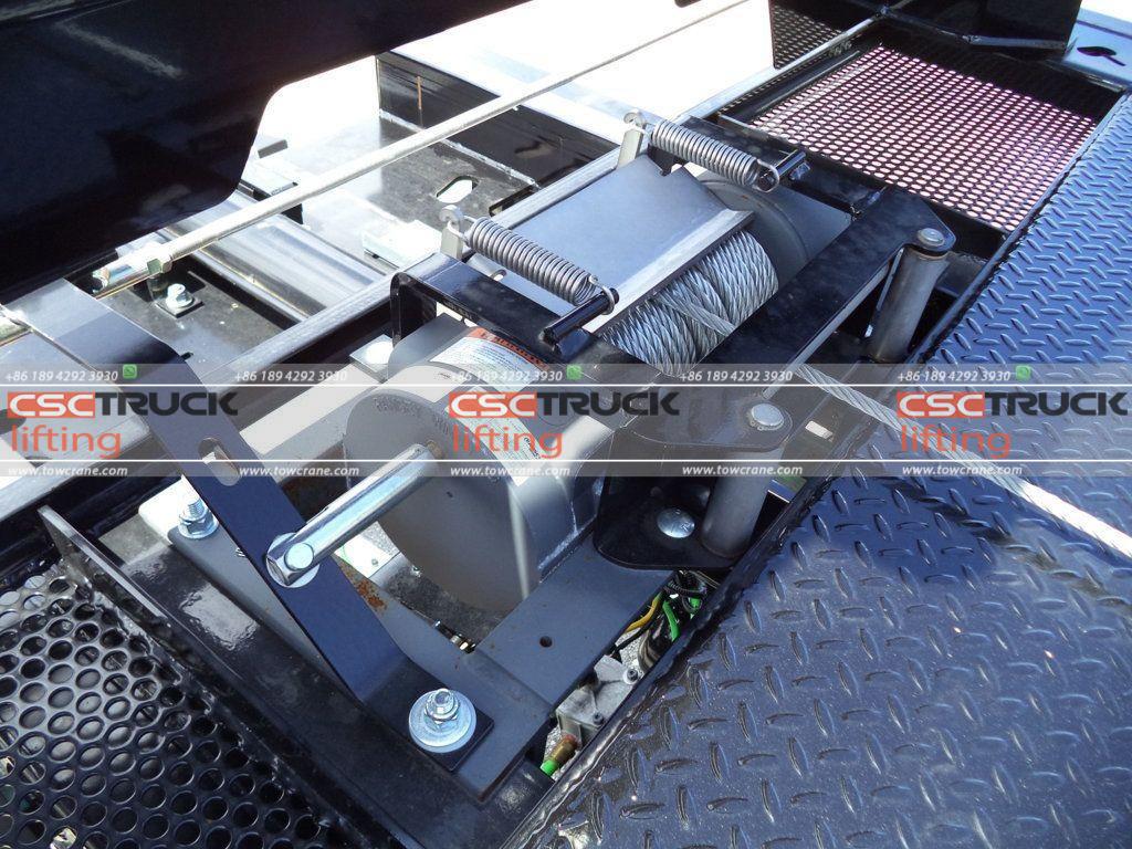 How Does a Tow Truck Winch Work?
