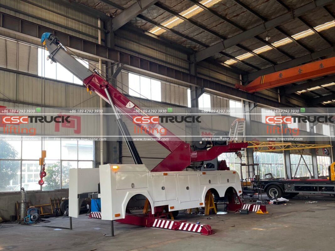How Does a Wrecker Tow Truck Boom Work?