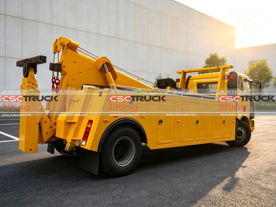 How Does a Wrecker Tow Truck Pull a Vehicle Out of a Ditch?
