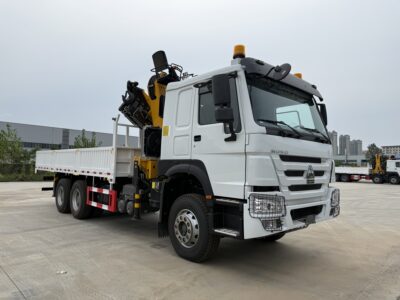 SINOTRUK 16T XCMG Truck-Mounted Knuckle Crane