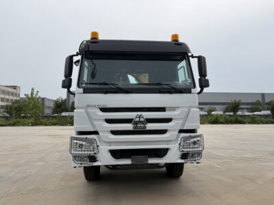 SINOTRUK 16T XCMG Truck-Mounted Knuckle Crane