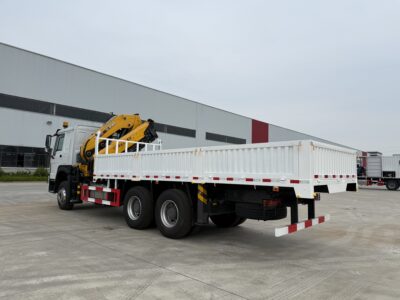 SINOTRUK 16T XCMG Truck-Mounted Knuckle Crane