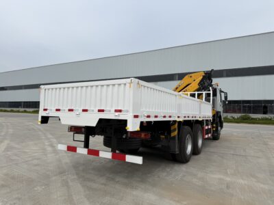 SINOTRUK 16T XCMG Truck-Mounted Knuckle Crane